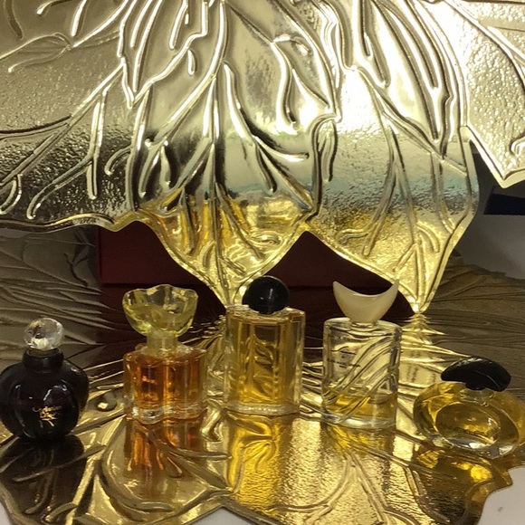 MINIATURE COLOGNE/PERFUME BOTTLES - Picture 1 of 9